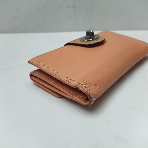 Coach Orange Leather Turn Lock Credit Card ID Window Bifold Wallet - Picture 15 of 15